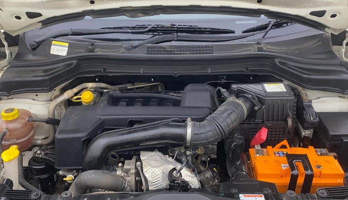 2021 Mahindra XUV300 W8 1.5 DIESEL, Diesel, Manual, 1,28,080 km, Engine View