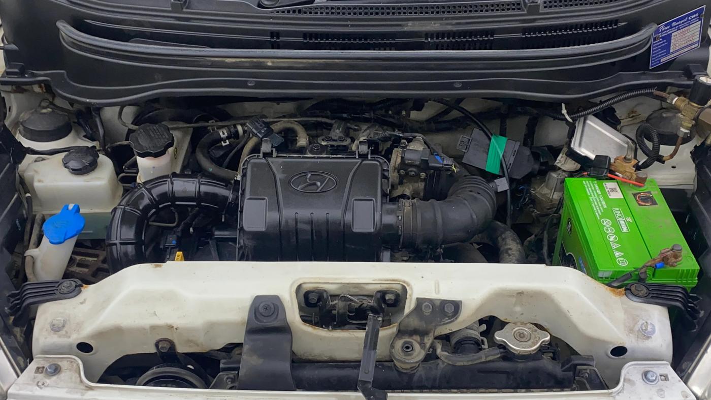2018 Hyundai Eon ERA +, CNG, Manual, 36,389 km, Engine View