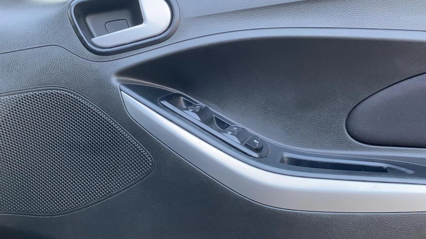 2019 Ford FREESTYLE TREND PLUS 1.2 PETROL, Petrol, Manual, 34,437 km, Driver Side Door Panels Control