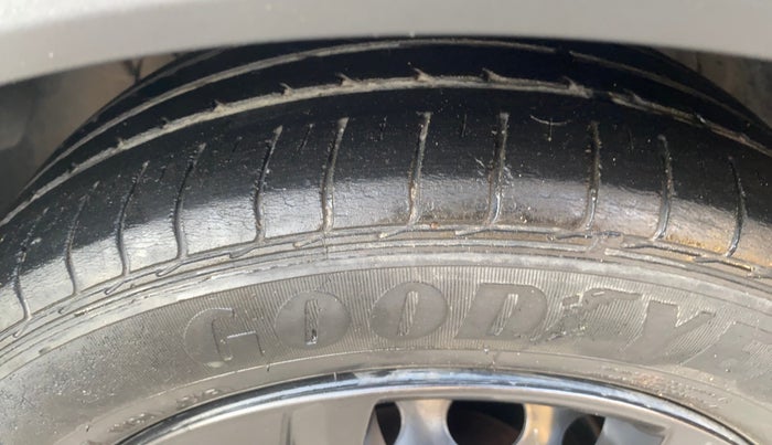 2019 Ford FREESTYLE TREND PLUS 1.2 PETROL, Petrol, Manual, 34,437 km, Left Front Tyre Tread