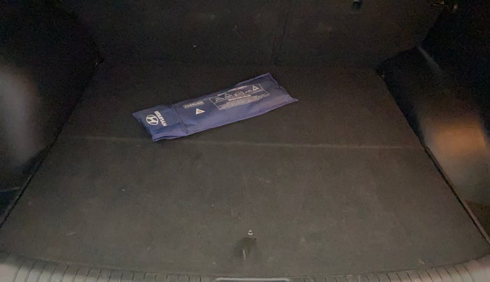 2017 Hyundai Creta SX PLUS AT 1.6 PETROL, Petrol, Automatic, 72,957 km, Boot Inside