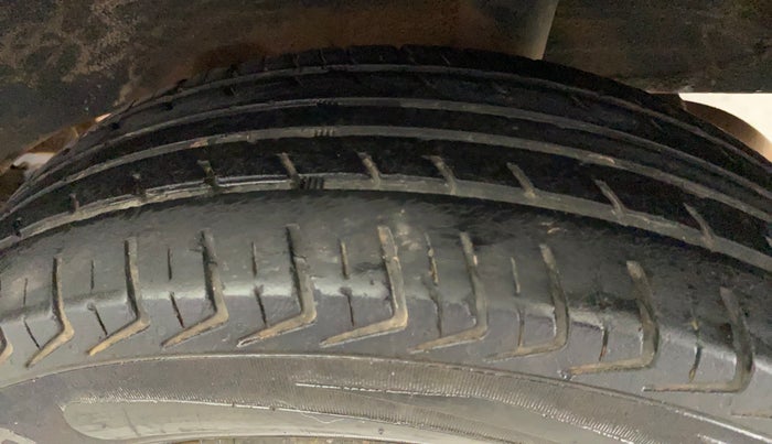 2016 Datsun Redi Go S, Petrol, Manual, 76,276 km, Left Rear Tyre Tread