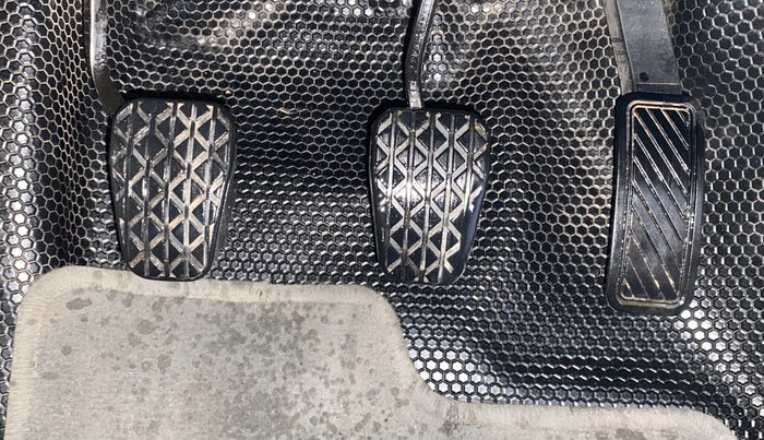 2015 Ford Ecosport AMBIENTE 1.5L PETROL, Petrol, Manual, 1,13,998 km, Pedals