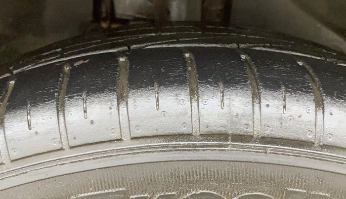 2014 Ford Ecosport TITANIUM 1.5L DIESEL (OPT), Diesel, Manual, 84,949 km, Right Front Tyre Tread