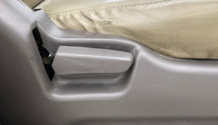 2013 Maruti Zen Estilo LXI, Petrol, Manual, 31,761 km, Driver Side Adjustment Panel