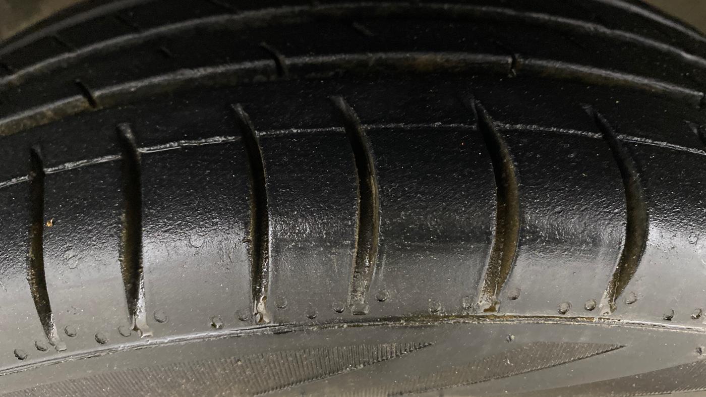 2013 Maruti Zen Estilo LXI, Petrol, Manual, 31,761 km, Left Front Tyre Tread