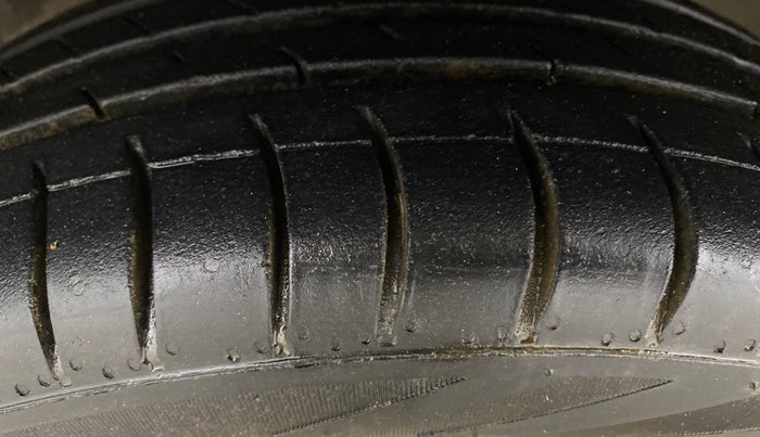 2013 Maruti Zen Estilo LXI, Petrol, Manual, 31,761 km, Left Front Tyre Tread