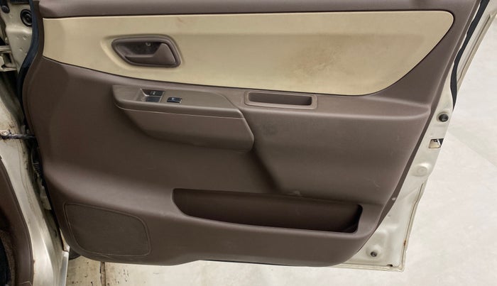 2013 Maruti Zen Estilo LXI, Petrol, Manual, 31,761 km, Driver Side Door Panels Control