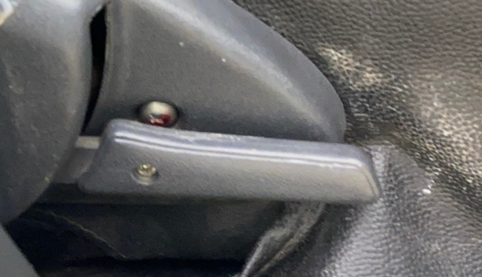 2018 Maruti Alto 800 LXI, CNG, Manual, 61,328 km, Driver Side Adjustment Panel