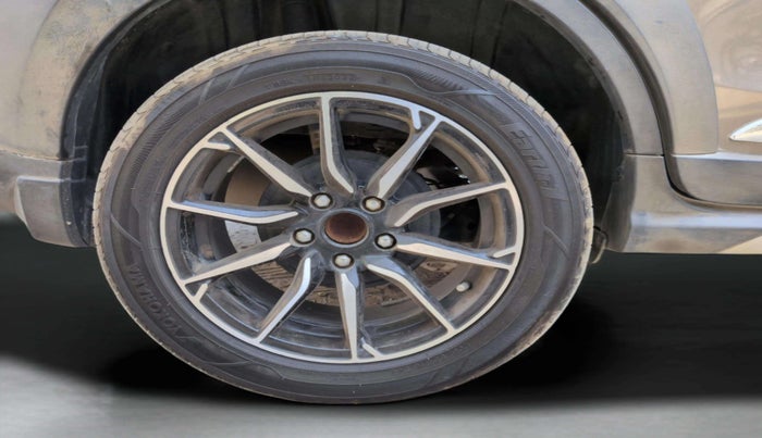 2019 Maruti XL6 ALPHA AT, Petrol, Automatic, 55,020 km, Right Rear Wheel