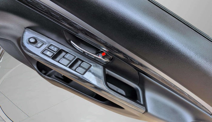 2019 Maruti XL6 ALPHA AT, Petrol, Automatic, 55,020 km, Driver Side Door Panels Control