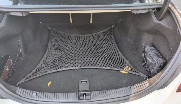 2014 Mercedes Benz C Class C 200 AVANTGARDE, Petrol, Automatic, 52,383 km, Boot Inside