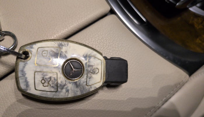 2014 Mercedes Benz C Class C 200 AVANTGARDE, Petrol, Automatic, 52,383 km, Key Close Up