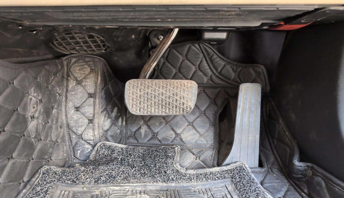 2014 Mercedes Benz C Class C 200 AVANTGARDE, Petrol, Automatic, 52,383 km, Pedals