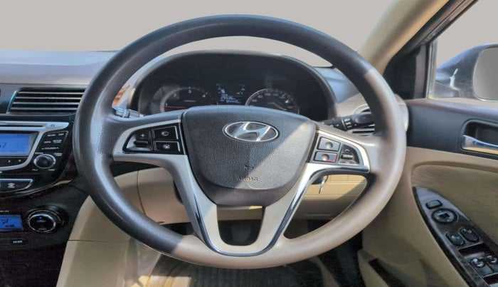 2014 Hyundai Verna FLUIDIC 1.6 CRDI SX, Diesel, Manual, 84,446 km, Steering Wheel Close Up