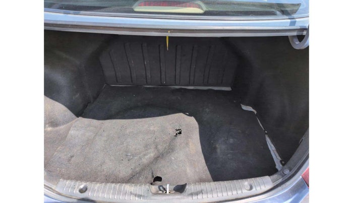 2014 Hyundai Verna FLUIDIC 1.6 CRDI SX, Diesel, Manual, 84,446 km, Boot Inside