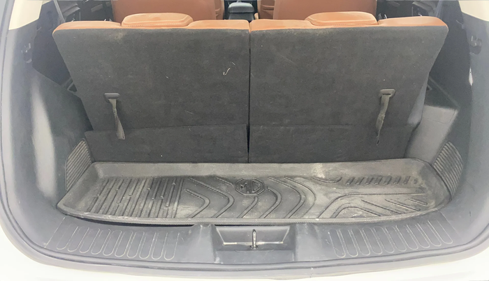 2021 MG HECTOR PLUS SHARP 1.5 PETROL TURBO CVT 6-STR, Petrol, Automatic, 39,075 km, Boot Inside