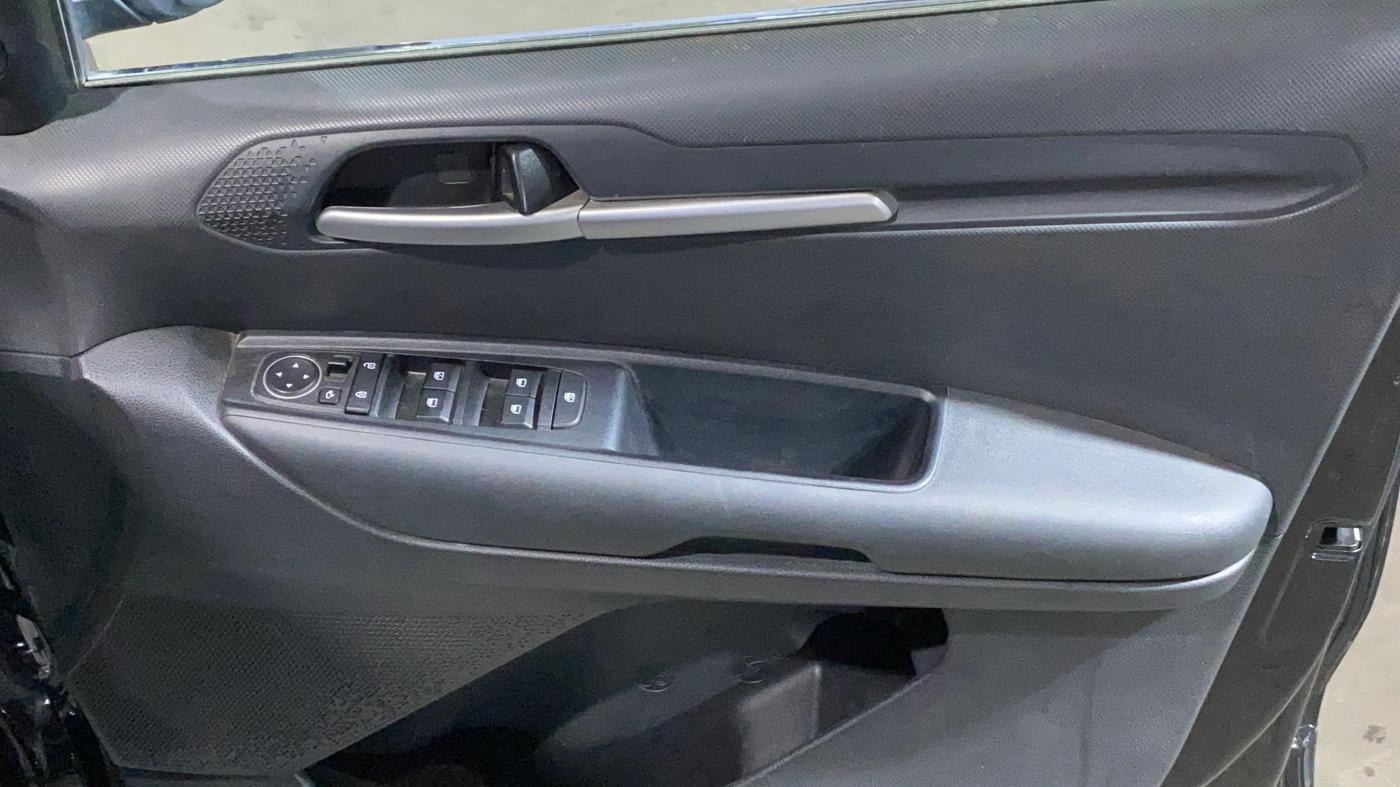 2024 KIA SONET HTK PLUS 1.0 TURBO PETROL IMT, Petrol, Manual, 16,598 km, Driver Side Door Panels Control
