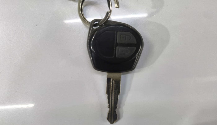 2017 Maruti Swift VDI, Diesel, Manual, 76,618 km, Key Close Up