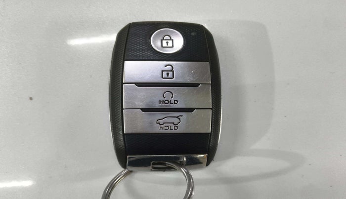 2023 KIA SONET GTX PLUS 1.5 AT, Diesel, Automatic, 72,924 km, Key Close Up