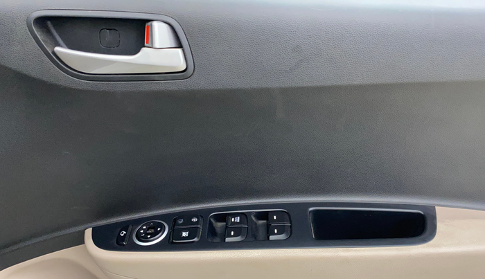 2015 Hyundai Xcent SX AT 1.2 (O), Petrol, Automatic, 24,625 km, Driver Side Door Panels Control