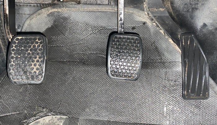 2016 Maruti Alto 800 LXI, Petrol, Manual, 61,741 km, Pedals