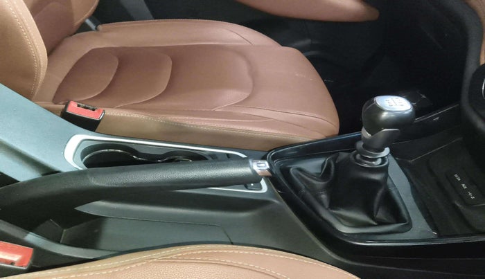 2020 MG HECTOR PLUS SHARP 2.0 DIESEL TURBO MT 6-STR, Diesel, Manual, 1,16,402 km, Gear Lever