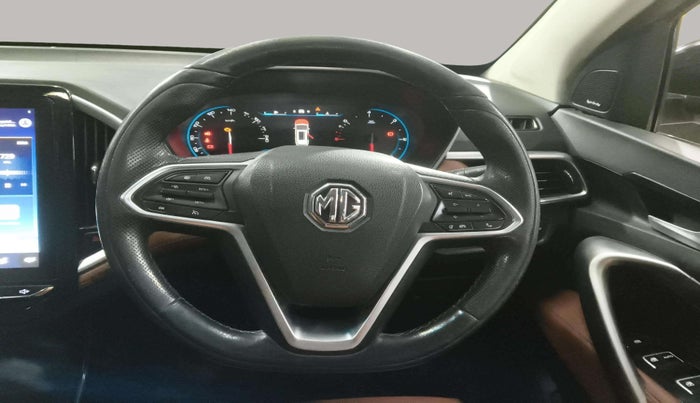 2020 MG HECTOR PLUS SHARP 2.0 DIESEL TURBO MT 6-STR, Diesel, Manual, 1,16,402 km, Steering Wheel Close Up