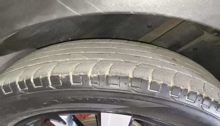 2020 MG HECTOR PLUS SHARP 2.0 DIESEL TURBO MT 6-STR, Diesel, Manual, 1,16,402 km, Right Rear Tyre Tread