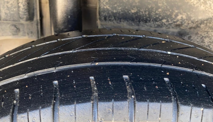 2014 Maruti Swift Dzire VDI, Diesel, Manual, 89,027 km, Right Rear Tyre Tread