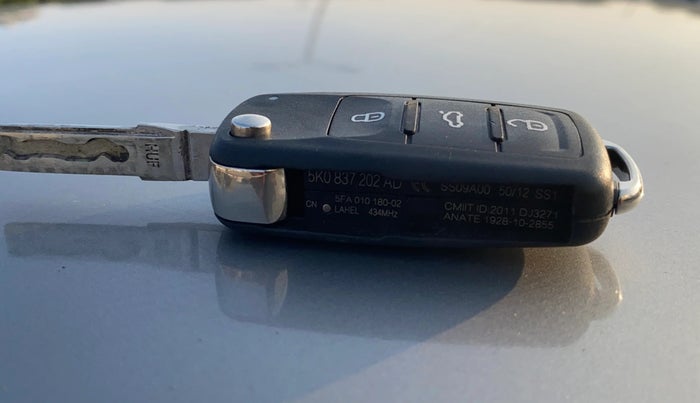 2016 Skoda Rapid 1.5 TDI CR STYLE PLUS AT, Diesel, Automatic, 1,32,232 km, Key Close Up