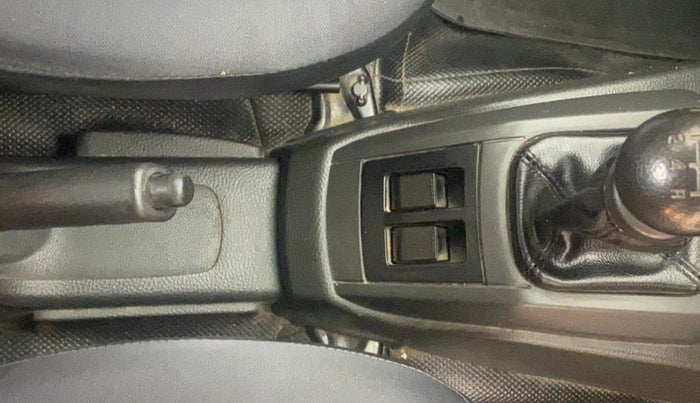 2017 Maruti Alto 800 VXI, Petrol, Manual, 1,00,241 km, Gear Lever