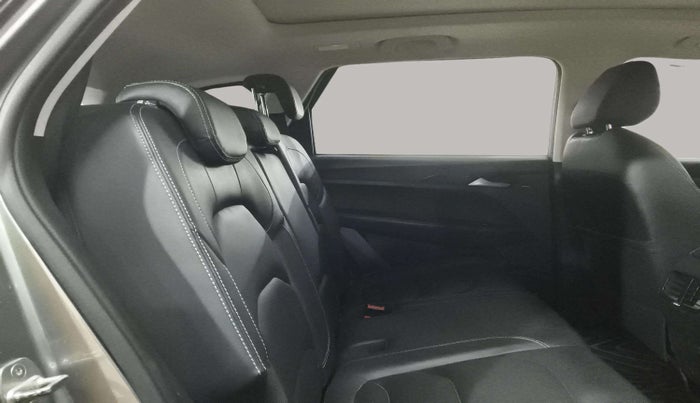 2019 MG HECTOR SHARP 1.5 DCT PETROL, Petrol, Automatic, 49,966 km, Right Side Rear Door Cabin