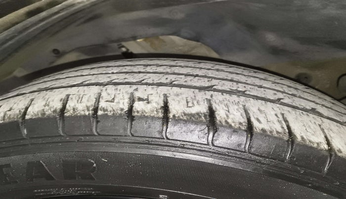 2019 MG HECTOR SHARP 1.5 DCT PETROL, Petrol, Automatic, 49,966 km, Right Front Tyre Tread