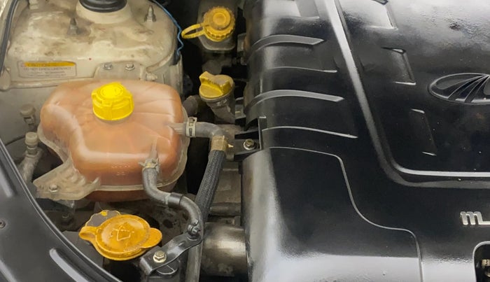 2020 Mahindra XUV500 W9, Diesel, Manual, 69,539 km, Engine View - Right