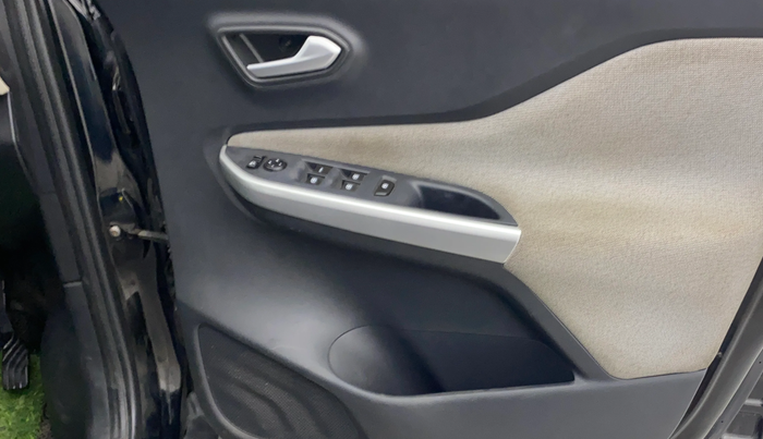 2023 Nissan MAGNITE XV MT, Petrol, Manual, 29,957 km, Driver Side Door Panels Control