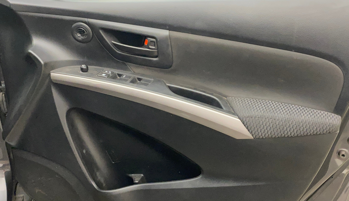 2021 Maruti S Cross SIGMA 1.5, Petrol, Manual, 44,423 km, Driver Side Door Panels Control