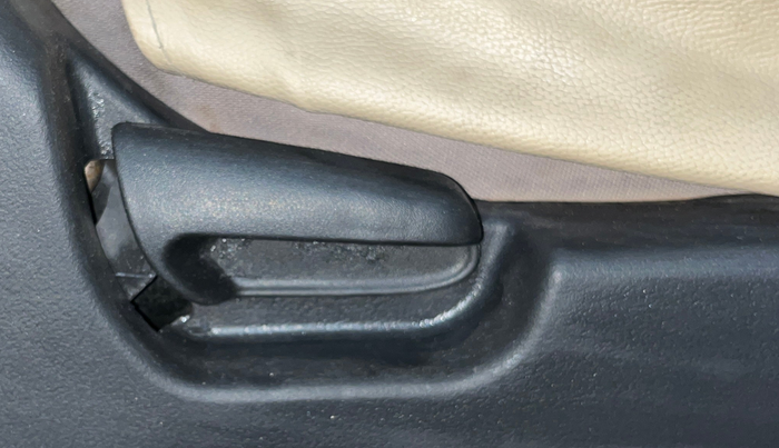 2016 Maruti Wagon R 1.0 VXI, Petrol, Manual, 72,954 km, Driver Side Adjustment Panel