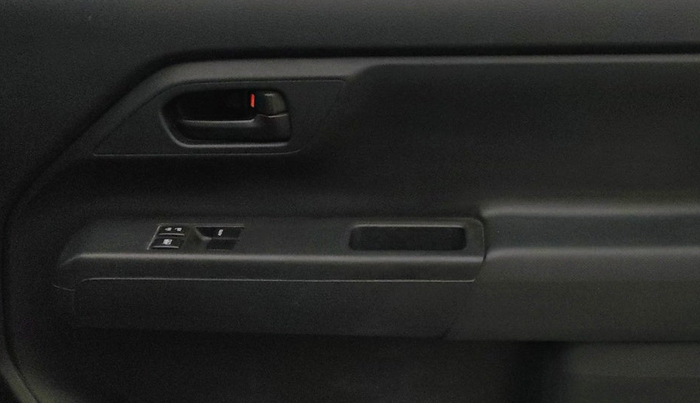 2021 Maruti New Wagon-R LXI CNG (O) 1.0, CNG, Manual, 82,582 km, Driver Side Door Panels Control