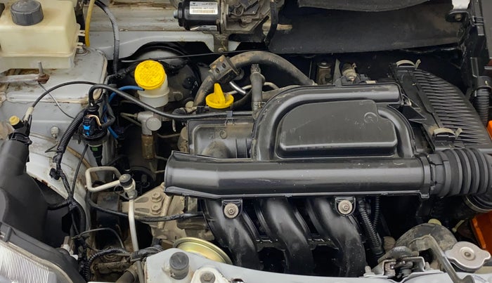 2017 Renault Kwid RXT 02 Anniversary Edition, Petrol, Manual, 98,354 km, Engine View - Right