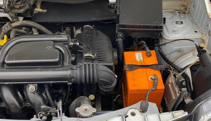 2017 Renault Kwid RXT 02 Anniversary Edition, Petrol, Manual, 98,354 km, Engine View - Left