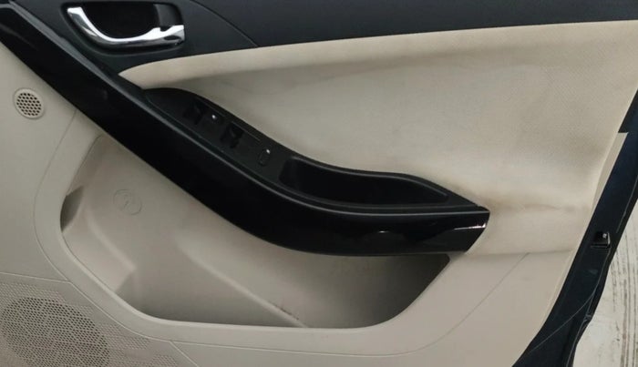 2023 Tata NEXON XZ PLUS DIESEL SUNROOF, Diesel, Manual, 60,862 km, Driver Side Door Panels Control