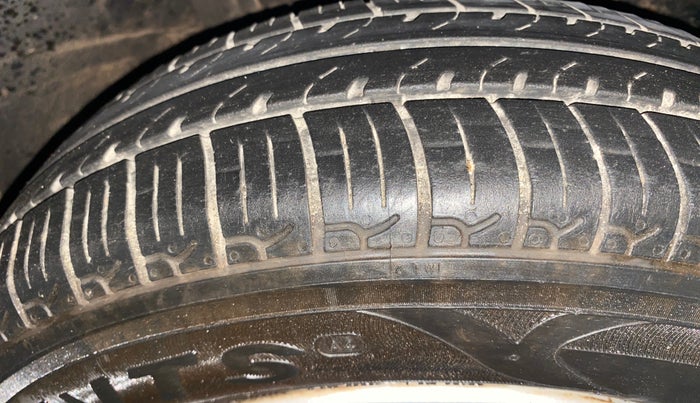 2016 Renault Kwid RXL, Petrol, Manual, 48,881 km, Right Front Tyre Tread