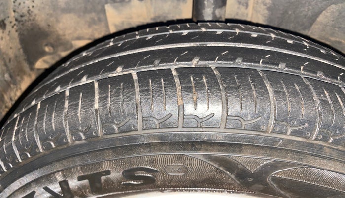 2016 Renault Kwid RXL, Petrol, Manual, 48,881 km, Left Front Tyre Tread