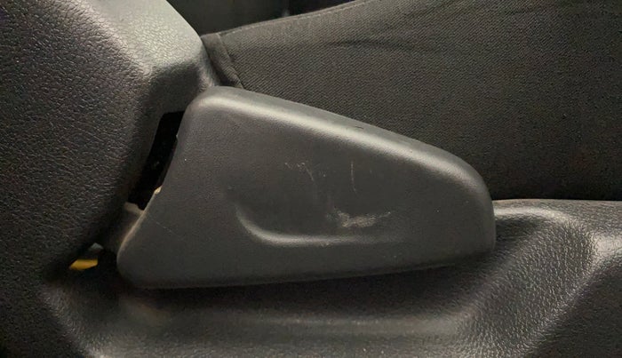 2016 Renault Kwid RXL, Petrol, Manual, 48,881 km, Driver Side Adjustment Panel