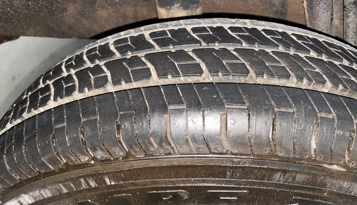 2016 Renault Kwid RXL, Petrol, Manual, 48,881 km, Right Rear Tyre Tread