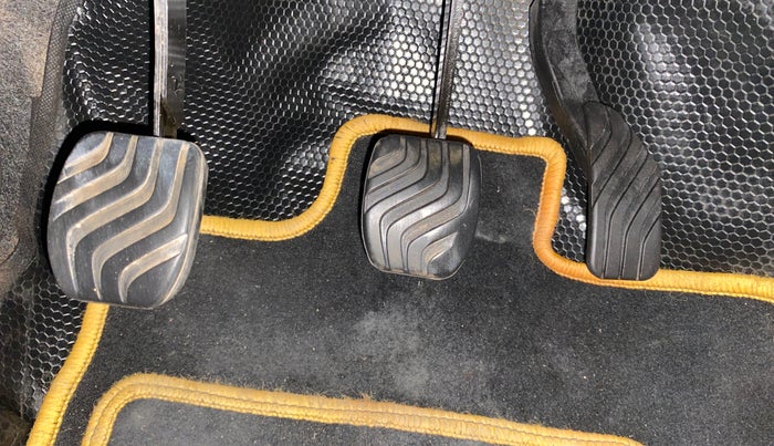 2016 Renault Kwid RXL, Petrol, Manual, 48,881 km, Pedals