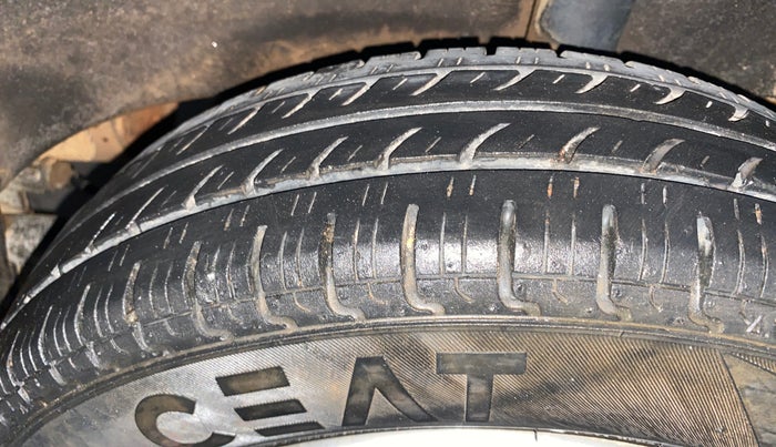 2016 Renault Kwid RXL, Petrol, Manual, 48,881 km, Left Rear Tyre Tread