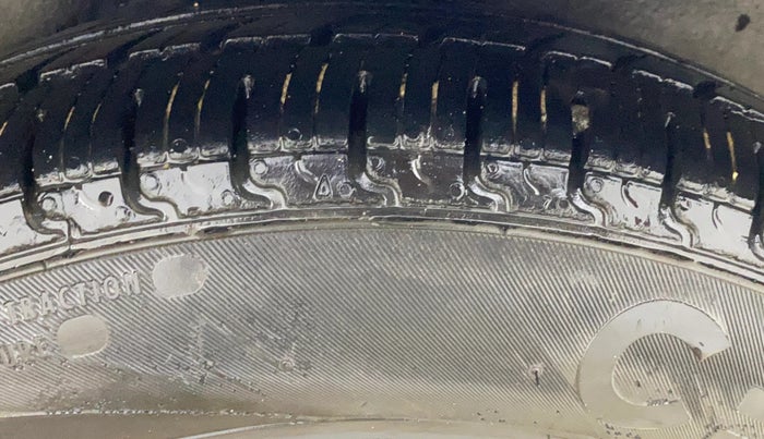 2014 Hyundai i10 SPORTZ 1.1, CNG, Manual, 59,160 km, Left Rear Tyre Tread
