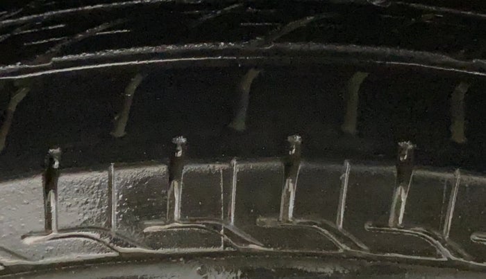 2014 Maruti Wagon R 1.0 LXI, Petrol, Manual, 95,485 km, Right Front Tyre Tread